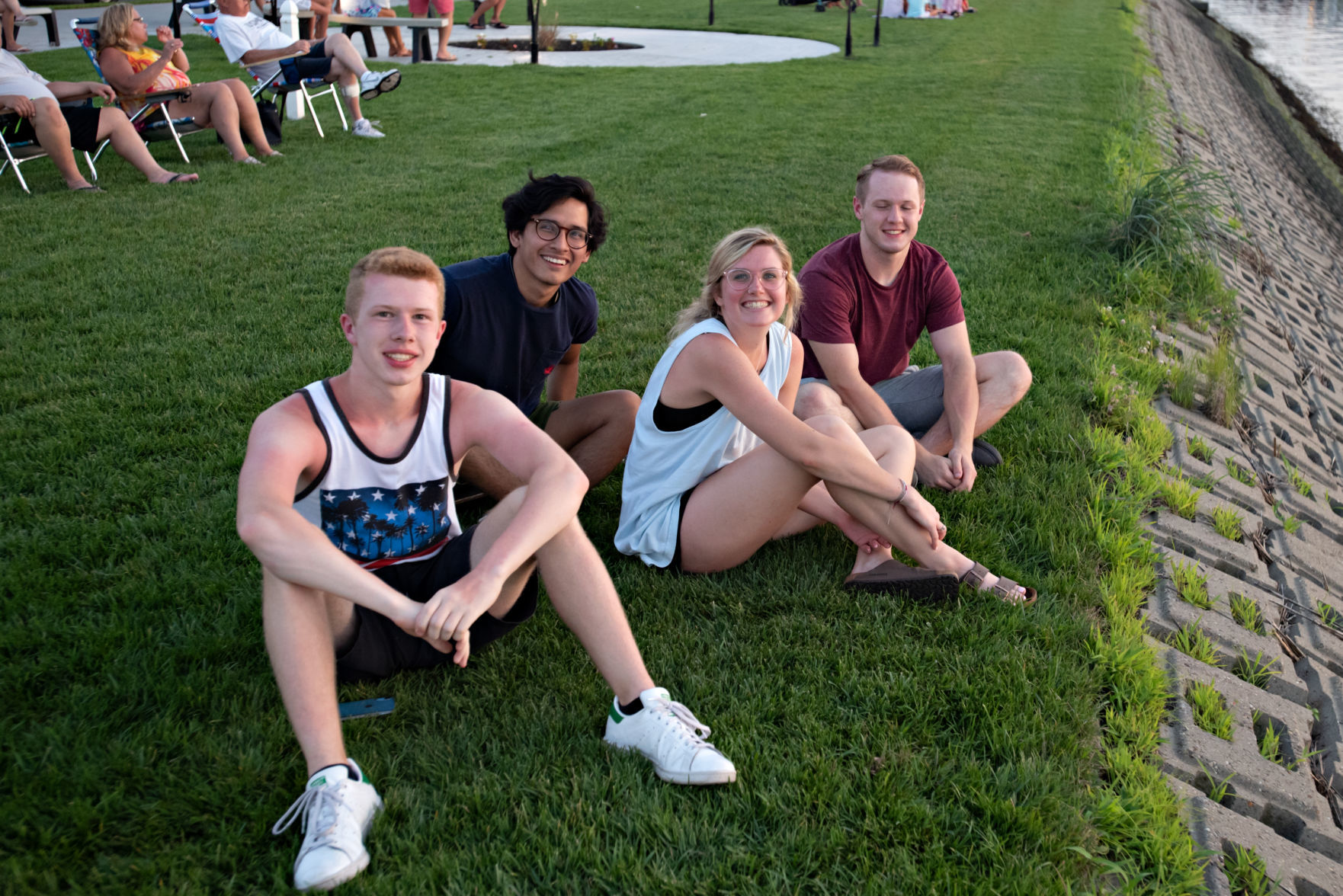 071919_nws_wildwoodxmasinjuly